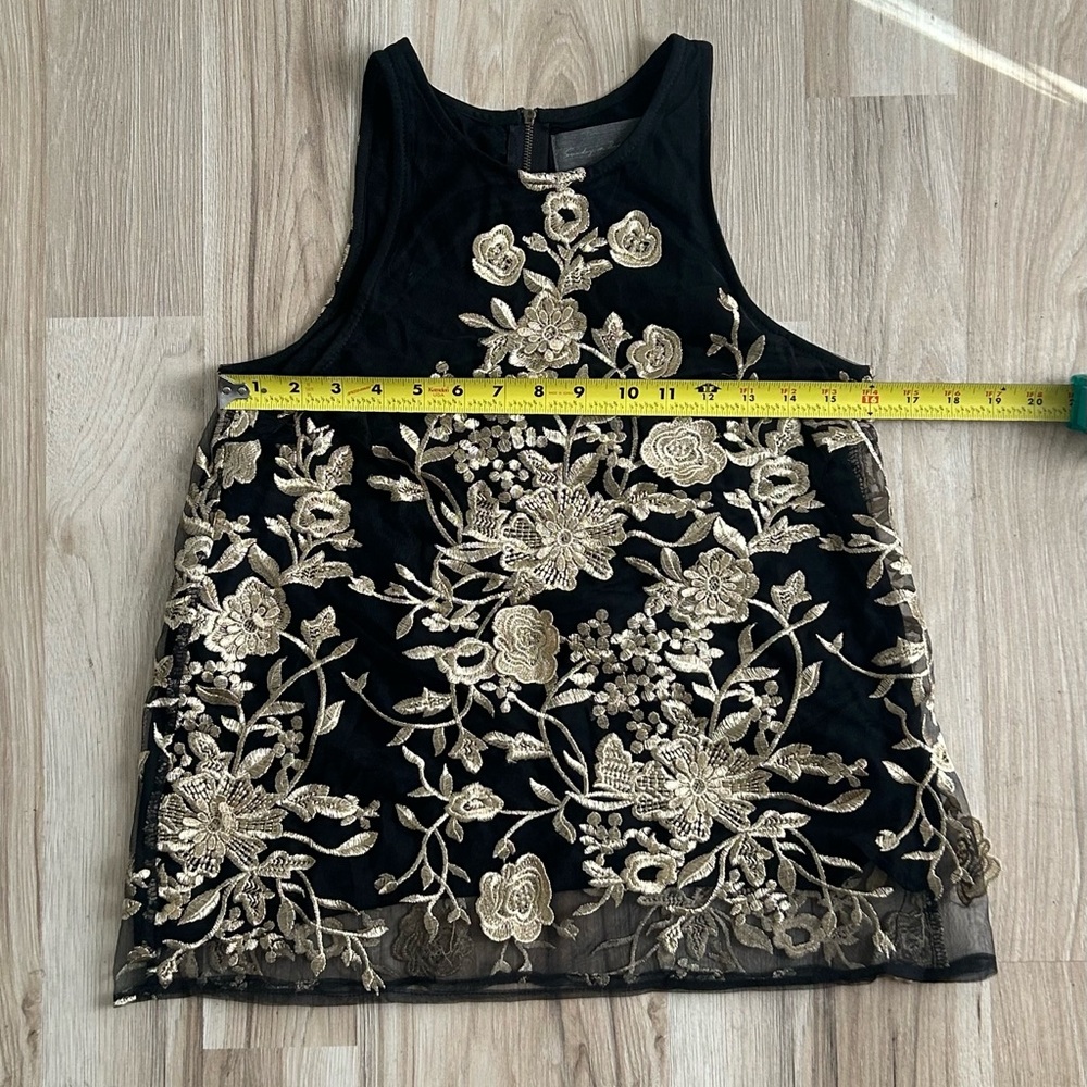 ANTHROPOLOGIE Sunday In Brooklyn Blouse XS | Black & Gold Sleeveless Floral Top - Picture 4 of 9
